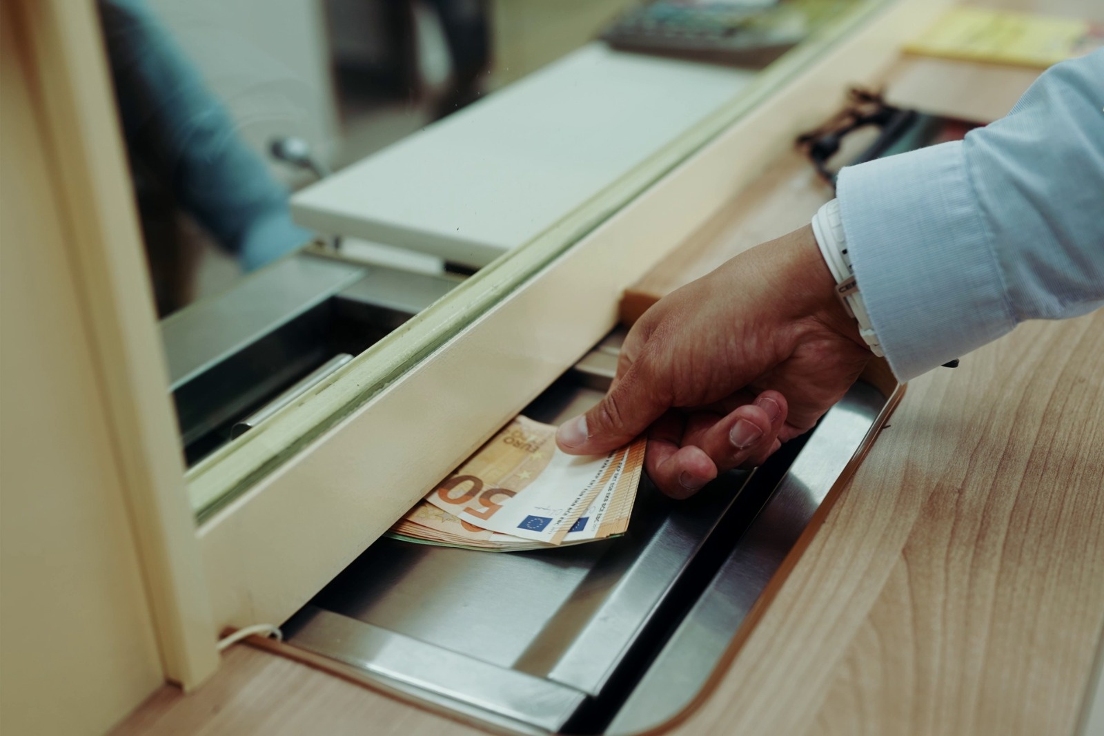 BSG Amanet & Exchange - Firma nr.1 de amanet și schimb valutar din România