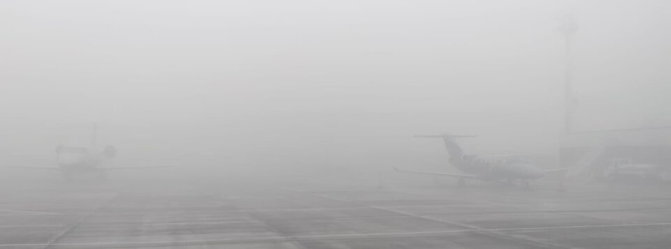 Curse anulate sau rerutate  pe aeroporturile de la Iași, Bacău și Suceava, afectate de condiții meteo severe, cu vizibilitate foarte redusă