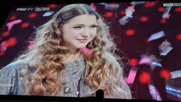 Alessia Pop, câștigătoarea trofeului și al marelui premiu de 100.000 euro al competiției „Vocea României”
