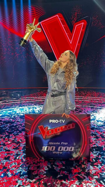 Alessia Pop, câștigătoarea trofeului și al marelui premiu de 100.000 euro al competiției „Vocea României”