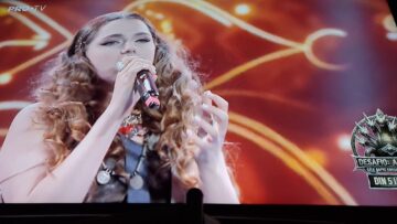 Alessia Pop, câștigătoarea trofeului și al marelui premiu de 100.000 euro al competiției „Vocea României”