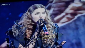 Alessia Pop, câștigătoarea trofeului și al marelui premiu de 100.000 euro al competiției „Vocea României”