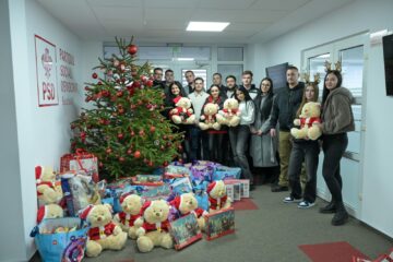 Daruri de Crăciun de la tinerii social-democrați pentru copii și vârstnici din familii necăjite