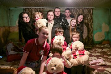 Daruri de Crăciun de la tinerii social-democrați pentru copii și vârstnici din familii necăjite