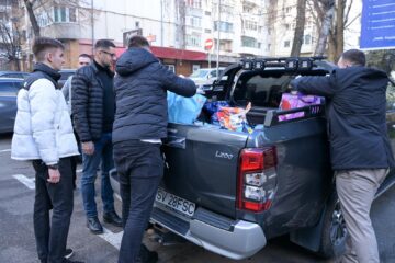 Daruri de Crăciun de la tinerii social-democrați pentru copii și vârstnici din familii necăjite