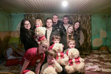 Daruri de Crăciun de la tinerii social-democrați pentru copii și vârstnici din familii necăjite