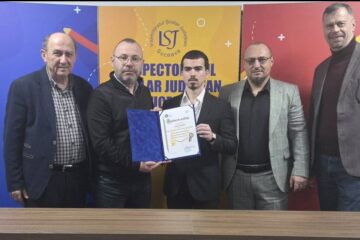 Matei Sava, singurul absolvent cu 10 la bacalaureat, premiat de șefii învățământului sucevean