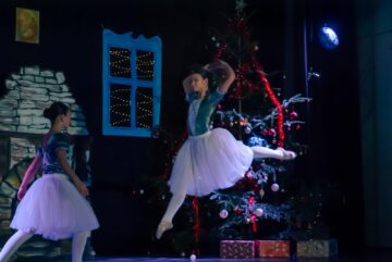 „O seară de poveste în curtea lui Moș Crăciun” – Spectacolul caritabil al Colegiului „ Al. cel Bun” Gura Humorului