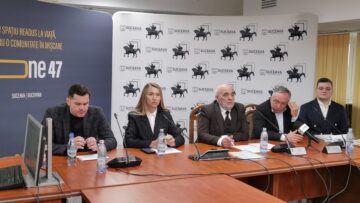 Semnarea contractului de concesionare a patinoarului municipal, cu firma Uniinstal, reprezentată de Iulia și Lucian Sănduleac
