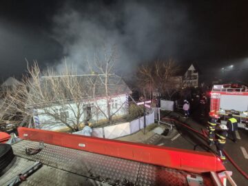 Bărbat de 68 de ani, mort după ce un burlan metalic a aprins tavanul din casă