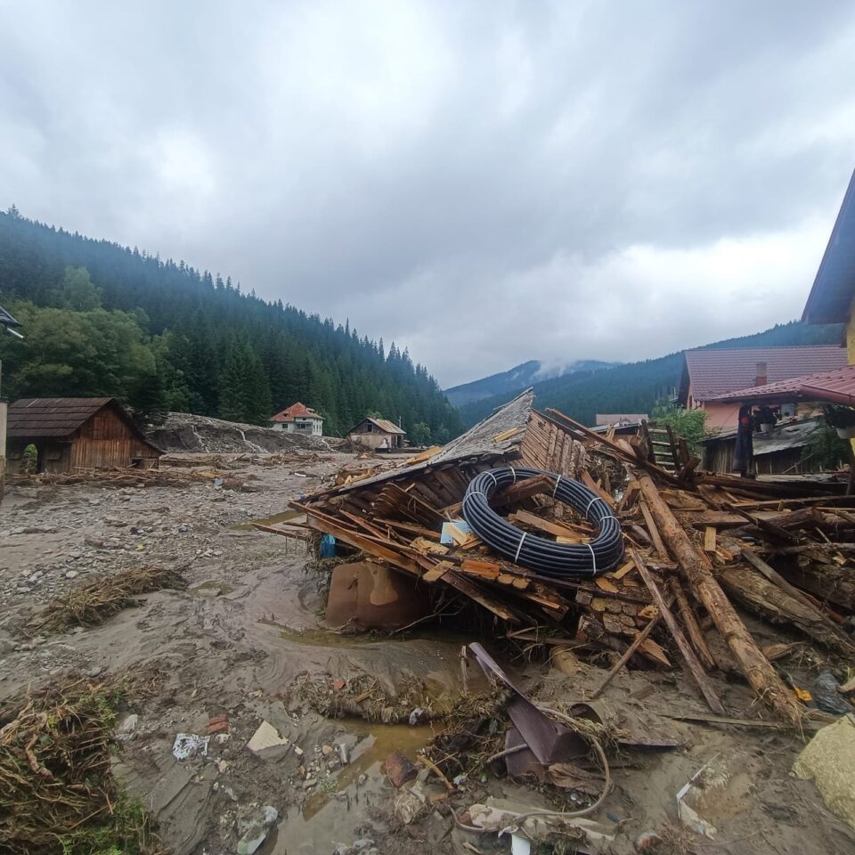 Deputatul Emanuel Ungureanu anunță că a fost lansat Ghidul solicitantului pentru accesarea banilor europeni necesari reconstrucției orașului Broșteni