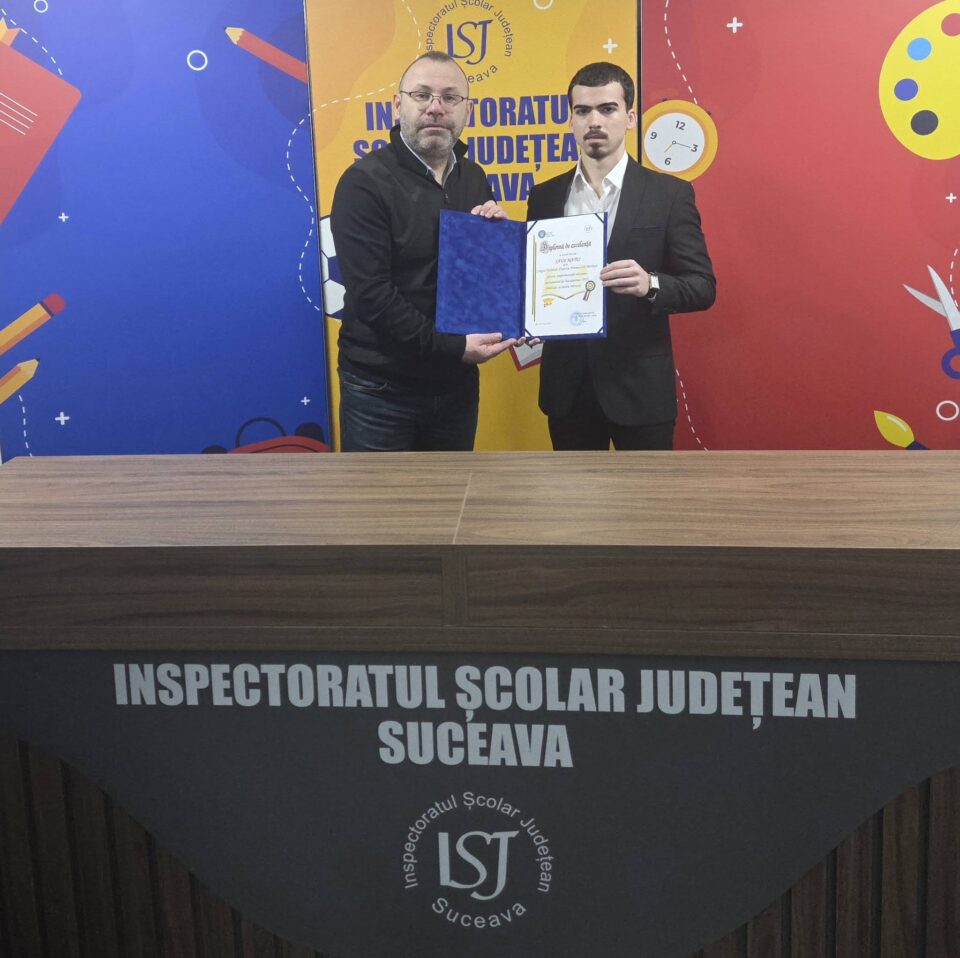 Matei Sava, singurul absolvent cu 10 la bacalaureat, premiat de șefii învățământului sucevean