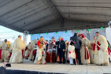 Primarul din Liteni, Tomiță Onisii, îi invită pe cetățenii orașului să participe la evenimentele organizate de Crăciun și Anul nou