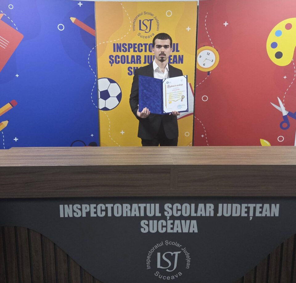 Matei Sava, singurul absolvent cu 10 la bacalaureat, premiat de șefii învățământului sucevean