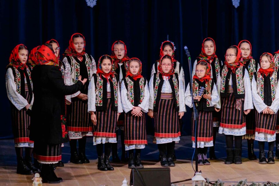 Spectacolul „Am plecat să colindăm”, tradiții și obiceiuri din satele Bucovinei de odinioară, la USV