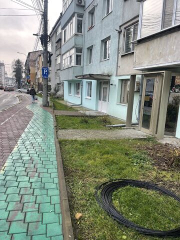 Municipiul Suceava a fost curățat de 10 tone de cabluri de pe stâlpi