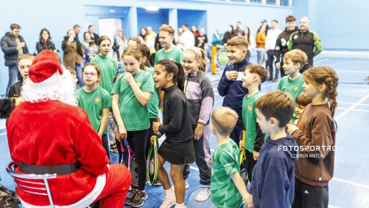 Micii tenismeni suceveni au primit vizita lui Moș Crăciun la „Atletic Winter Cup”