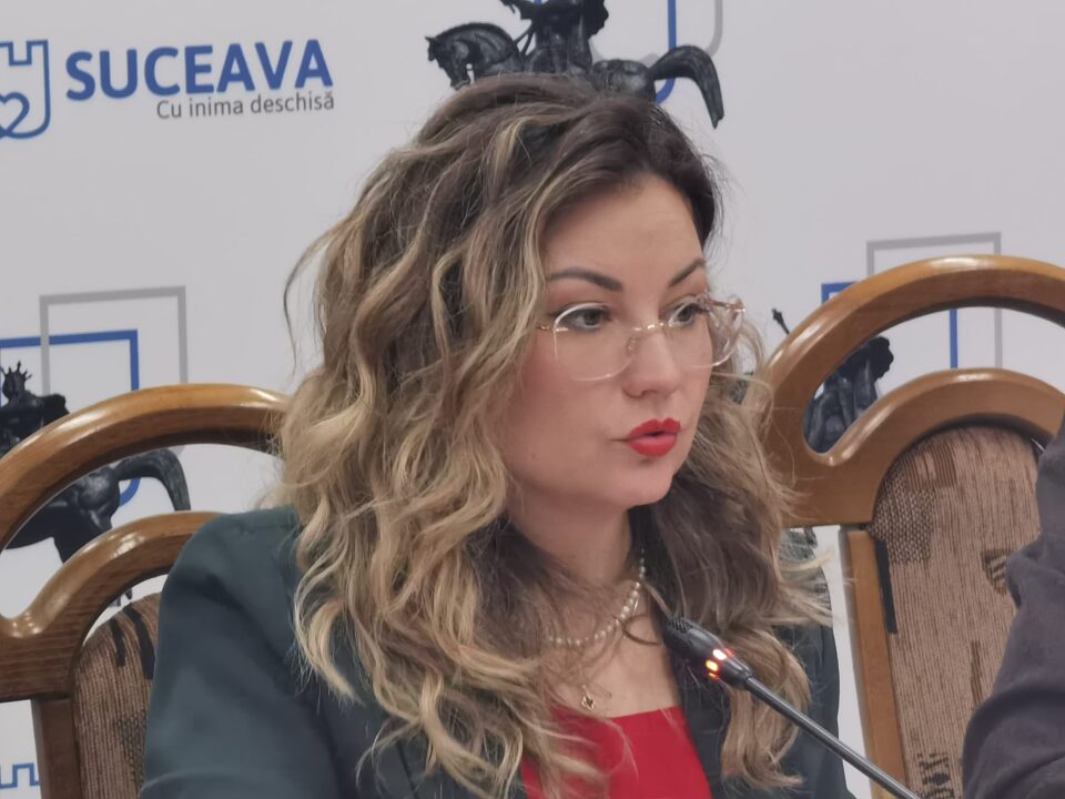 Universitara Anca Gâtlan, aleasă președinte de ședință în Consiliul Local Suceava, de două ori consecutiv