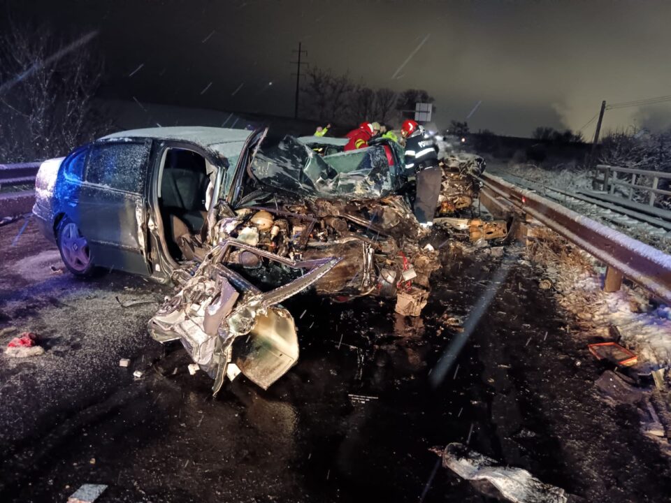 Un tânăr de numai 21 de ani a murit în Ajunul Crăciunului într-un cumplit accident rutier
