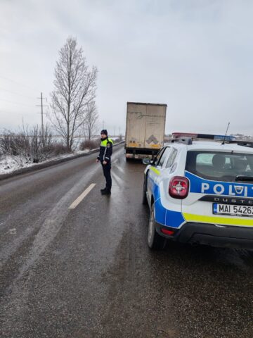 Coloana de TIR-uri la ieșirea din țară prin vama Siret se întinde pe 3,5 kilometri. Partea ucraineană are dificultăți operaționale din cauza întreruperii energiei electrice