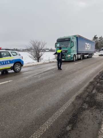 Coloana de TIR-uri la ieșirea din țară prin vama Siret se întinde pe 3,5 kilometri. Partea ucraineană are dificultăți operaționale din cauza întreruperii energiei electrice