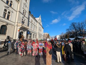 Suceava a găzduit și anul acesta cel mai mare festival de datini și obiceiuri de iarnă din țară, urmărit de mii de suceveni și turiști