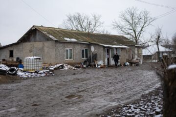 150 de pachete pentru copiii din județele Botoșani și Suceava, împărțite  în Ajun de Crăciun