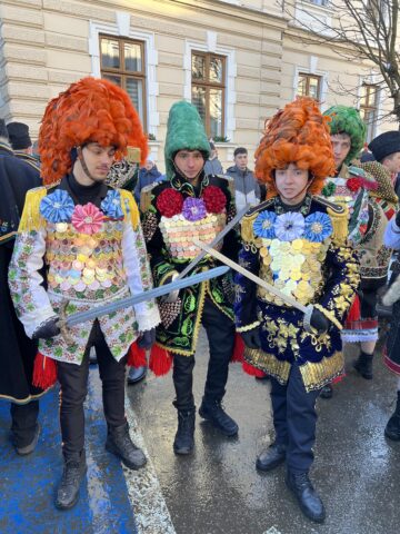 Suceava a găzduit și anul acesta cel mai mare festival de datini și obiceiuri de iarnă din țară, urmărit de mii de suceveni și turiști