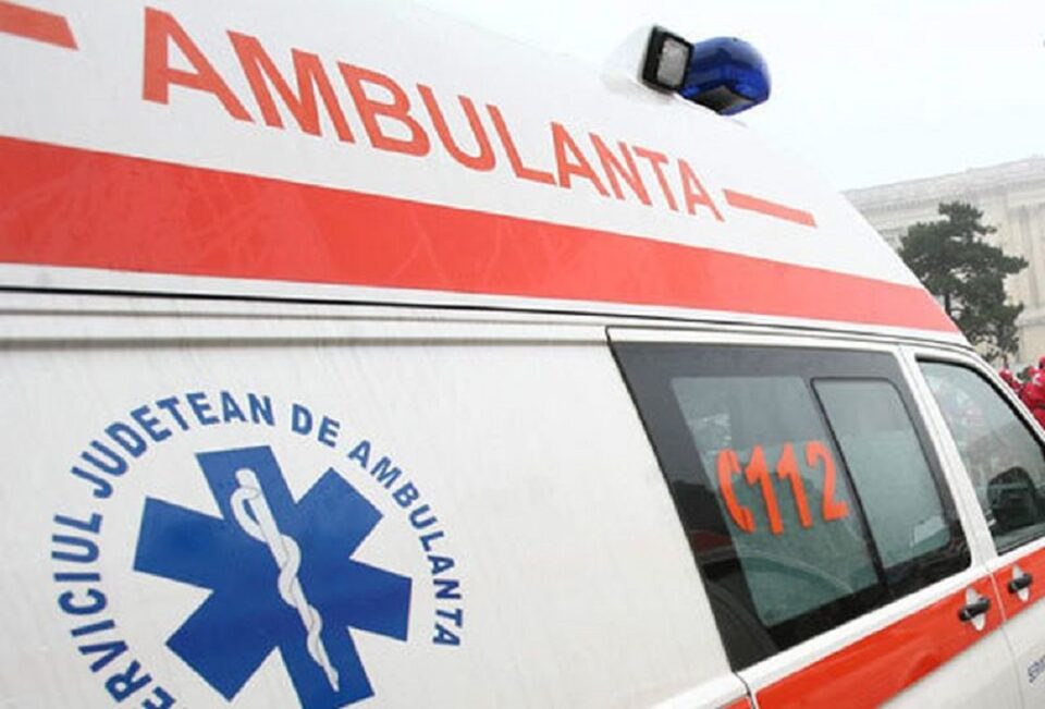 Fetiță de opt ani, rănită într-un accident rutier Fetiță de opt ani, rănită într-un accident rutier