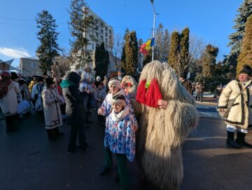 Suceava a găzduit și anul acesta cel mai mare festival de datini și obiceiuri de iarnă din țară, urmărit de mii de suceveni și turiști