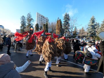 Suceava a găzduit și anul acesta cel mai mare festival de datini și obiceiuri de iarnă din țară, urmărit de mii de suceveni și turiști