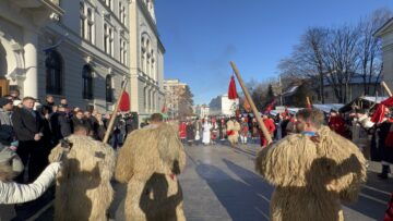 Suceava a găzduit și anul acesta cel mai mare festival de datini și obiceiuri de iarnă din țară, urmărit de mii de suceveni și turiști