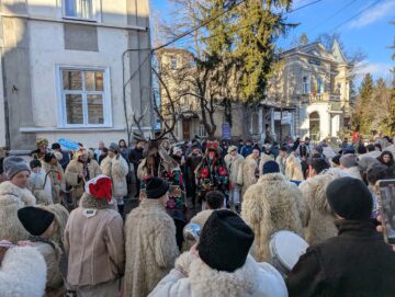 Suceava a găzduit și anul acesta cel mai mare festival de datini și obiceiuri de iarnă din țară, urmărit de mii de suceveni și turiști