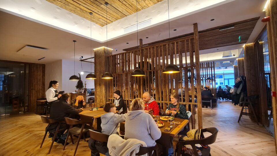 Restaurantul Bucovina și Cămara Bucovinei, redeschise în centrul municipiului Câmpulung Moldovenesc