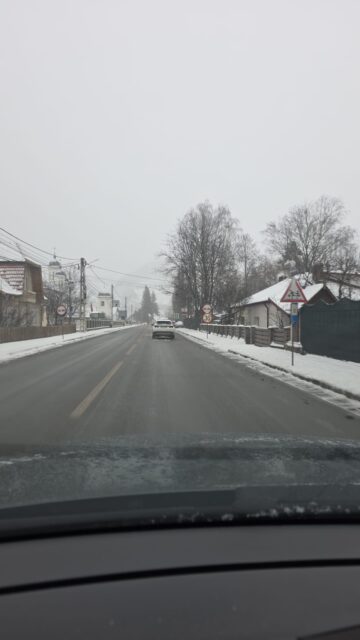 Traficul rutier a fost afectat din cauza viscolului pe mai multe drumuri județene și naționale