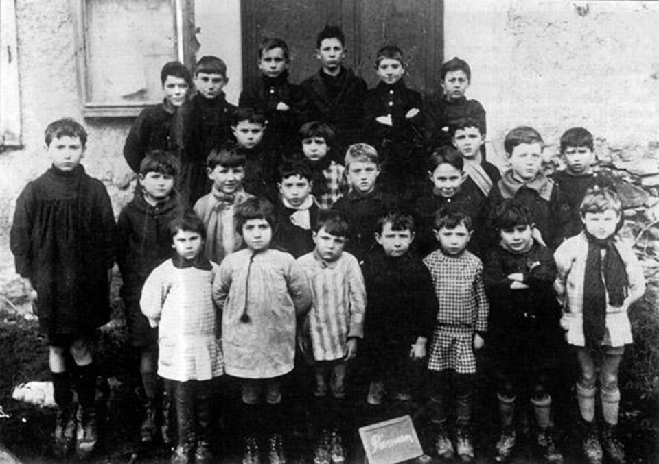 „Ajutorarea şcoalelor secundare”