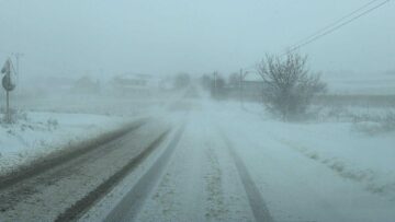 Traficul rutier a fost afectat din cauza viscolului pe mai multe drumuri județene și naționale