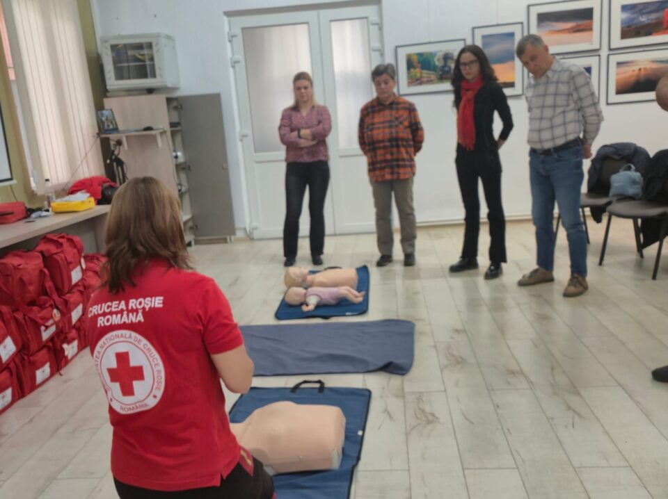 Proiectul „Pregătește-te, Ajută, Salvează”, implementat de Crucea Roșie Suceava, la final