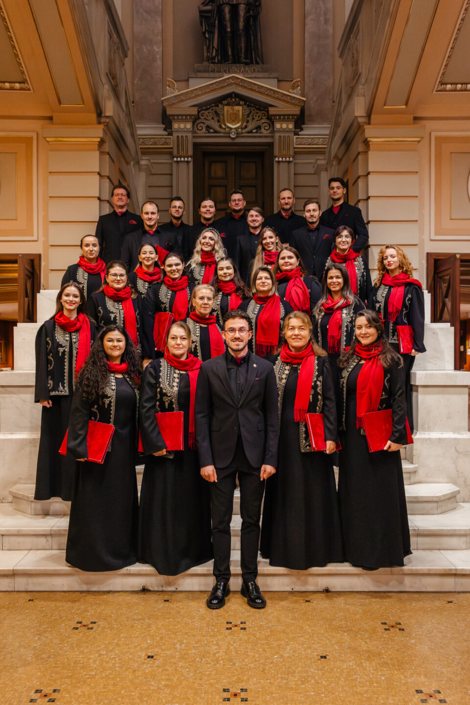 Opt concerte, șapte orașe, săli arhipline, bilanțul primului turneu național de Crăciun susținut de Corala „Ciprian Porumbescu”