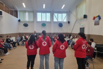 Proiectul „Pregătește-te, Ajută, Salvează”, implementat de Crucea Roșie Suceava, la final