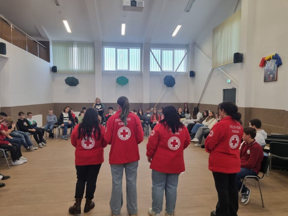 Proiectul „Pregătește-te, Ajută, Salvează”, implementat de Crucea Roșie Suceava, la final
