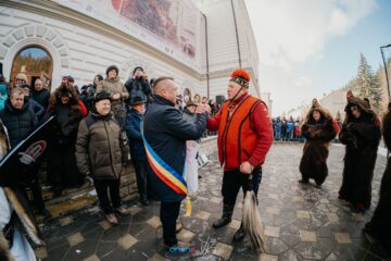 Mii de participanți la Vatra Dornei la cel mai frumos festival de datini și obiceiuri din Bucovina