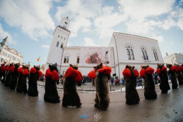 Mii de participanți la Vatra Dornei la cel mai frumos festival de datini și obiceiuri din Bucovina