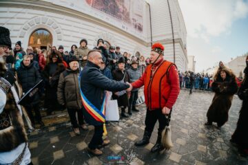 Mii de participanți la Vatra Dornei la cel mai frumos festival de datini și obiceiuri din Bucovina Mii de participanți la Vatra Dornei la cel mai frumos festival de datini și obiceiuri din Bucovina