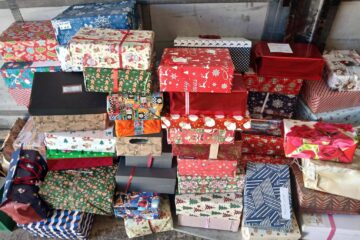 300 de copii au primit daruri din partea Asociației RYMA, în cadrul campaniei „Cutia lui Moș Crăciun” 300 de copii au primit daruri din partea Asociației RYMA, în cadrul campaniei „Cutia lui Moș Crăciun”