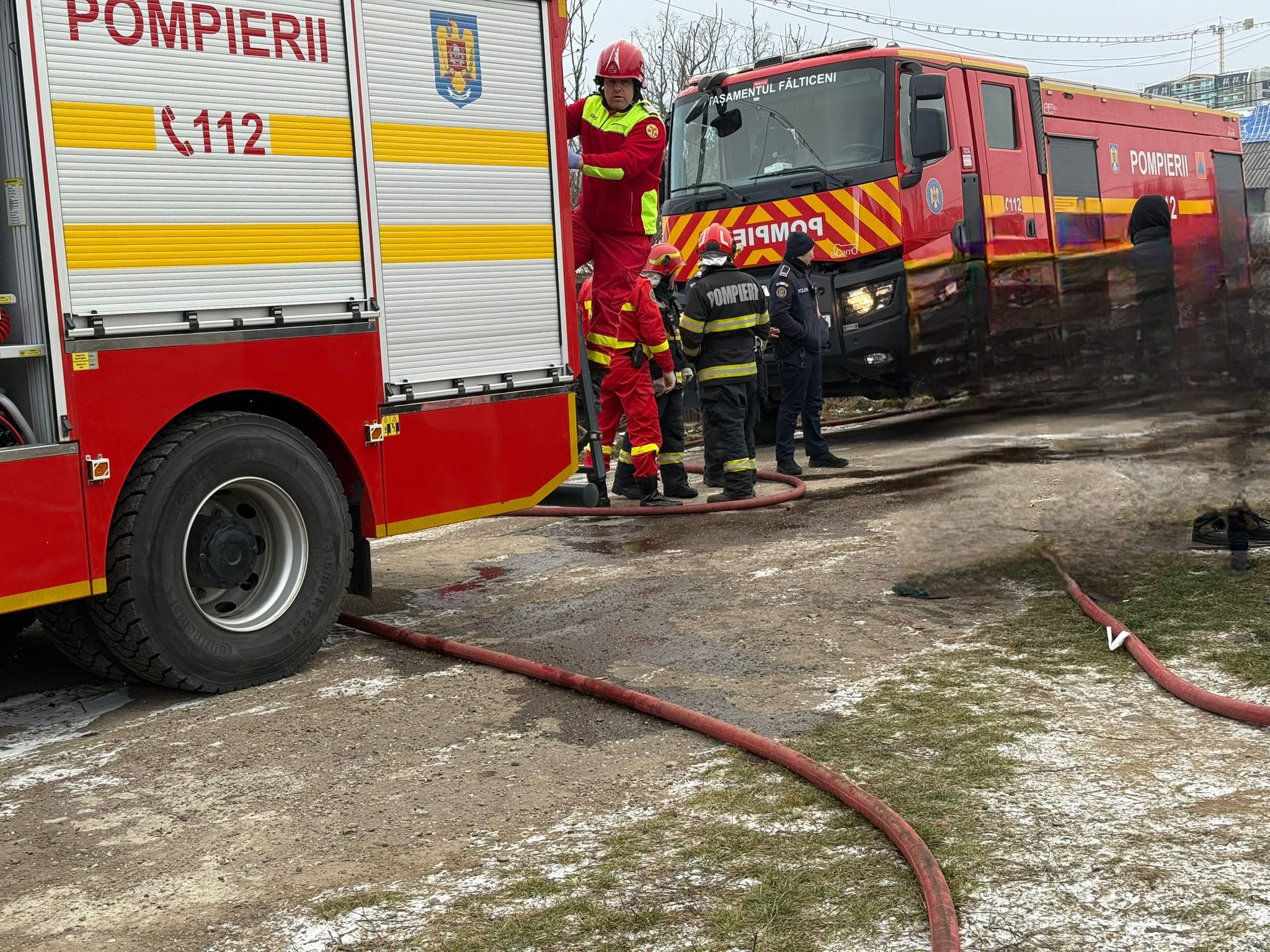 Câțiva copii care s-au jucat cu focul au incendiat o casă