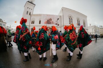 Mii de participanți la Vatra Dornei la cel mai frumos festival de datini și obiceiuri din Bucovina