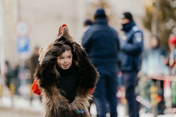Mii de participanți la Vatra Dornei la cel mai frumos festival de datini și obiceiuri din Bucovina