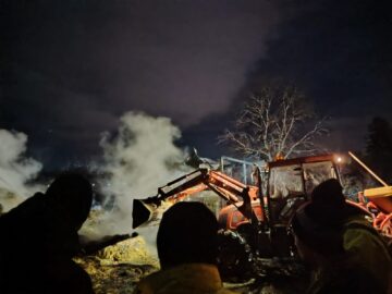 Două bovine și 2.000 de baloți s-au făcut scrum în urma unui incendiu