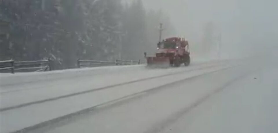 Ore de deszăpezire tăiate pentru operatorul de pe tronsonul Breaza – Izvoarele Sucevei Ore de deszăpezire tăiate pentru operatorul de pe tronsonul Breaza – Izvoarele Sucevei